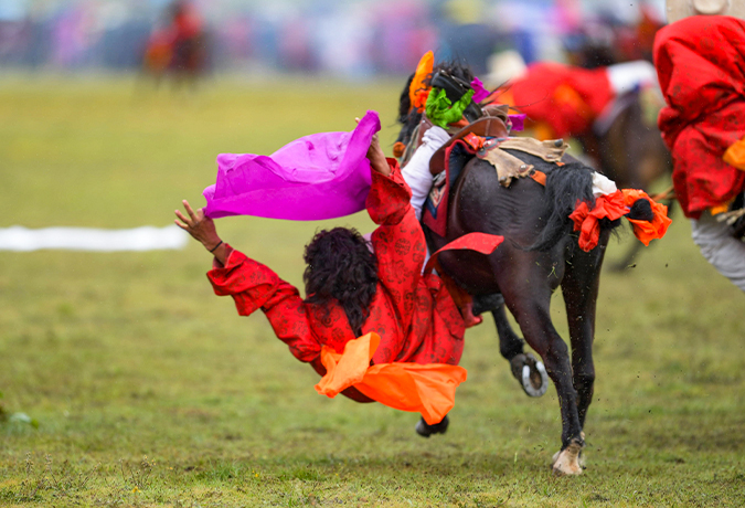 秘境チベット族の競馬祭と絶景フォト